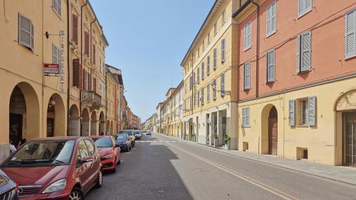 Reggio nell'Emilia Casa | Alle Porte Del Centro - Guest House - Reggio Emilia - Ingresso Centro Storico - Parcheggio Gratuito