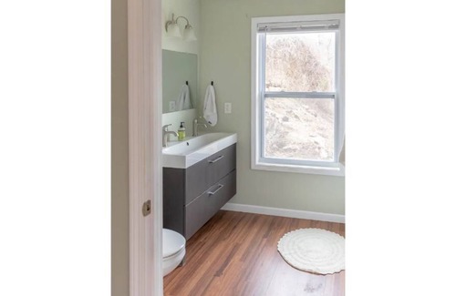 Blacksburg Casa | Allegany Cottage-Less than 2 miles to Virginia Tech!