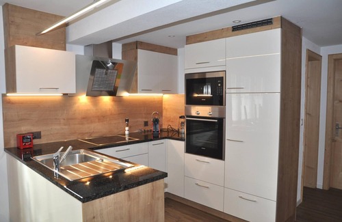 Engadin Scoul Apartamento | lugar céntrico, soleado, en el pintoresco pueblo de parte "Scuol-sura"