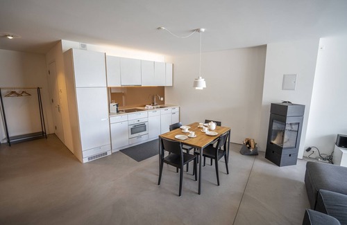 Sent Apartamento | Allegra und Herzlich Willkommen in der Ferienwohnung Chasa Loft 3 in Sent