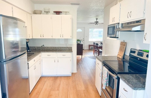 St. Petersburg - Clearwater Casa | Allendale Abode - 2 miles from Downtown St. Pete! & Family-friendly