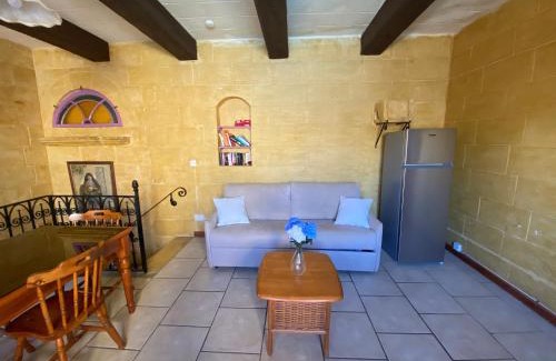 San Lawrenz Villa | Alley Way by 54W