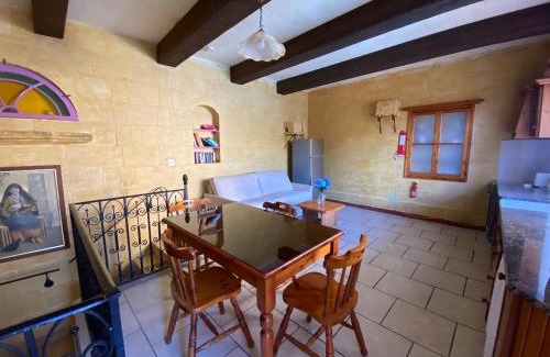 San Lawrenz Villa | Alley Way by 54W