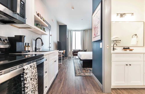 Macon Apartamento | Gregg-Inspired Stay | Relaxed, Bright & Walkable
