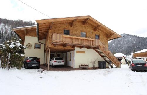 Waidring Apartamento | Alluring Apartment with Swimming Pool in Waidring Tyrol