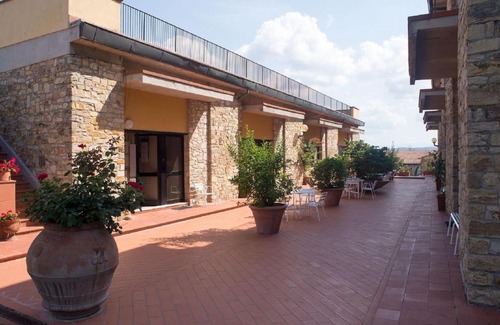 San Donato in Poggio Casa | Alluring Holiday Home in San Donato in Poggio with Swimming Pool