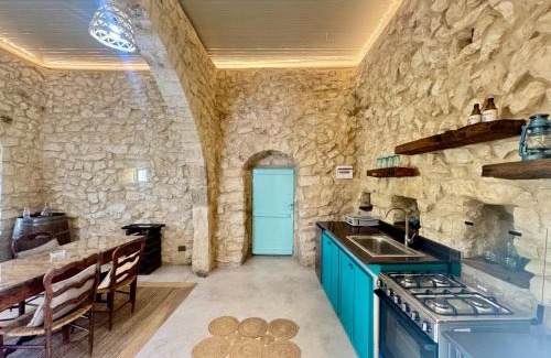 Kfardebian Casa | Alma Del Monte Stone House w Pool Terrace