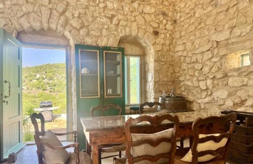 Kfardebian Casa | Alma Del Monte Stone House w Pool Terrace