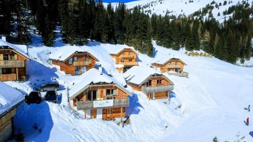 Schoenberg-Lachtal Apartamento | Almhütte Lachtal