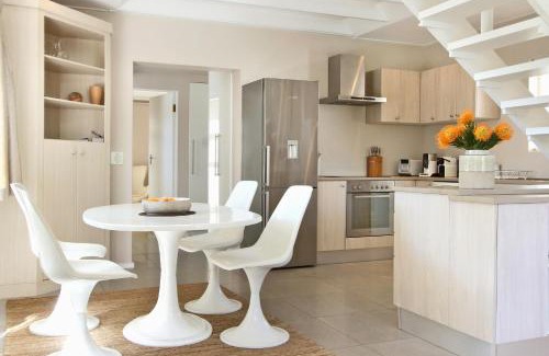 Steenberg Estate Casa | Almondbury Cottage