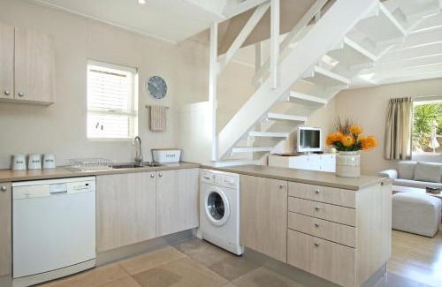 Steenberg Estate Casa | Almondbury Cottage