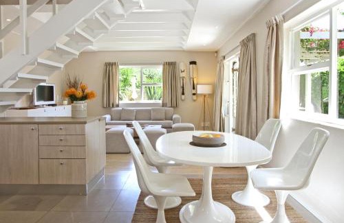 Steenberg Estate Casa | Almondbury Cottage