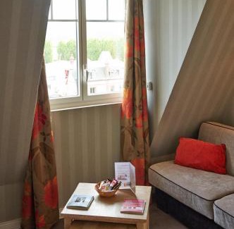 Deauville City Centre Hotel | Almoria Hôtel & SPA