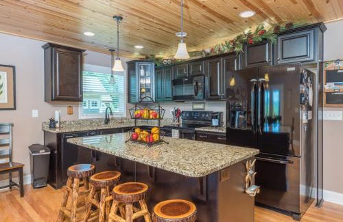 Black Mountain Casa | Almost Bearadise Brand New 5 Bedroom Home with Views