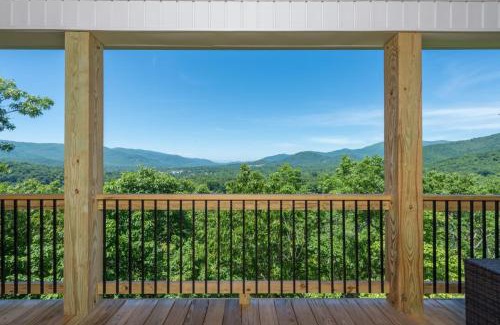 Black Mountain Casa | Almost Bearadise Brand New 5 Bedroom Home with Views