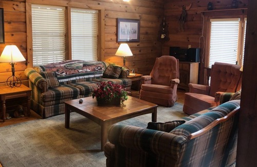 Drasco Chalet De Esquí | ¡Casi el cielo es una verdadera cabaña de troncos "Honest Abe" en Tannenbaum Resort!