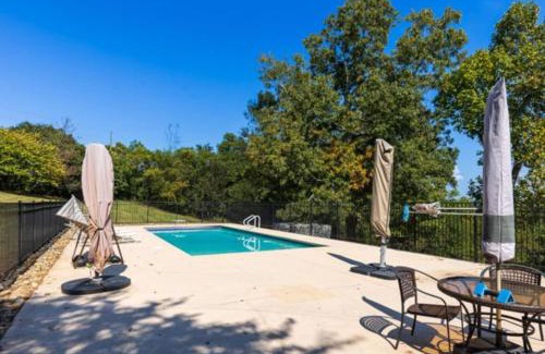Louisville Casa | Almost Heaven Private Pool