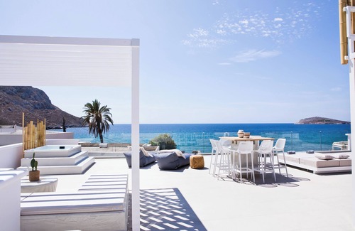 Panormos Apartamento | Almyra Luxury Grande Suite Two Bedrooms with Jacuzzi, Roof Top & Fire Place