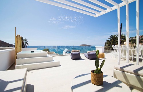 Panormos Apartamento | Almyra Luxury Grande Suite Two Bedrooms with Jacuzzi, Roof Top & Fire Place