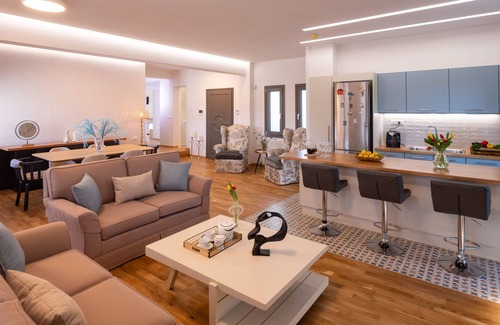 Almyros Casa | Almyros Residence by the sea 6bd with garden & BBQ