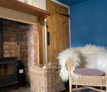 South Charlton Casa | Alnwick Holiday House - Charming, Historic, Central Alnwick with Courtyard