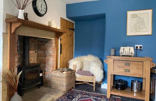 South Charlton Casa | Alnwick Holiday House - Charming, Historic, Central Alnwick with Courtyard