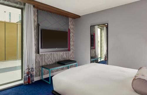 Birmingham City Centre Hotel | Aloft Birmingham Eastside