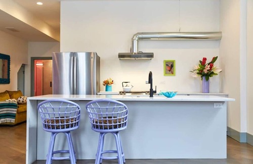 Wicker Park Casa | Tropical Oasis in the heart of Wicker Park that sleeps 23 + backyard patio