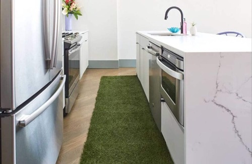 Wicker Park Casa | Tropical Oasis in the heart of Wicker Park that sleeps 23 + backyard patio