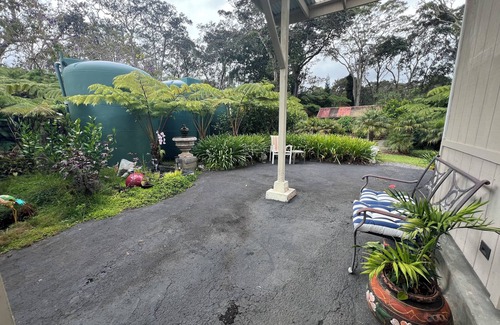 Volcano Casa | Aloha Junction Guesthouse Suites, stay and explore Kilauea Volcano Hawaii.