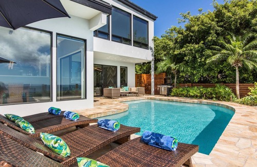 Hawaii Kai Casa | * 15% de descuento en estadías durante 5 / 15-6 / 14 * Aloha Nalu-Luxury living w expansivas vistas al océano y la costa.