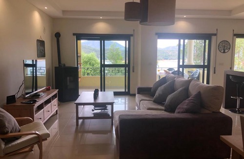 Aguas Belas Apartamento | Alojamento Tranquilo junto ao Lago perto do Zêzere