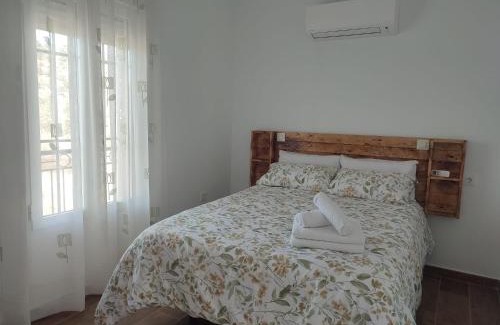 San Martin de Montalban Casa | Alojamiento Turístico La Cantuérgana