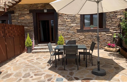 Montejo de la Sierra Cabaña | Casa rural Avena, terraza, BBQ, chimenea, wifi, Hayedo de Montejo
