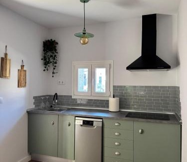 Cerceda Casa | Alojamiento Rural El Petirrojo con patio jardín