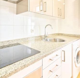 Salesas Apartamento | Alojamiento van Dyck centro