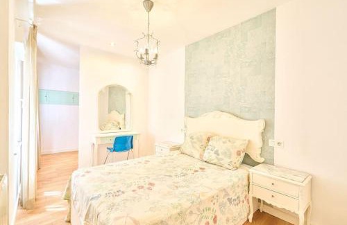 Salesas Apartamento | Alojamiento van Dyck centro