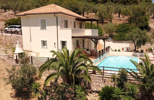 Votsi Villa | Alonissos villa grande de 4 dormitorios con piscina privada