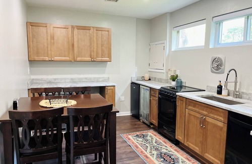 Phoenixville Cabaña | Alpaca Cottage