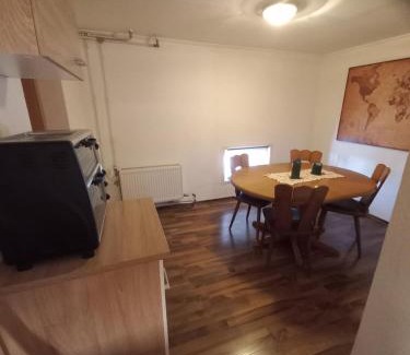 Oberbuchsiten Apartamento | Alpenblick Ferienwohnung und Monteurzimmer