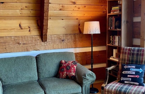 Highlands Chalet De Esquí | Alpenglow 3BR/ 3 bath A-frame-Gorgeous sunsets + mountain views 30 night min