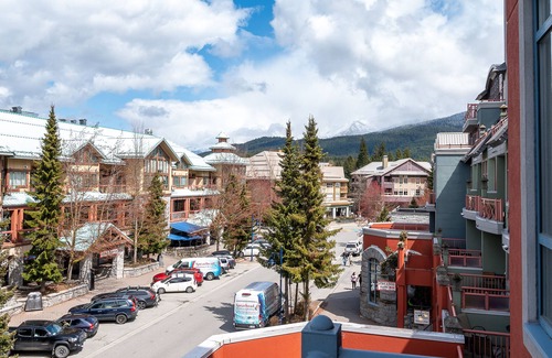 Village North Condominio | Alpenglow Lodge Fika One Bedroom by MVA