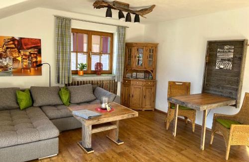 Bad Oberdorf Apartamento | Alpenstyle Ferienwohnung mit Südbalkon in Geisteier's Hüs