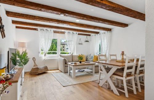 Luchsingen Apartamento | Alpenzauber Chalet 1 - 6 Personen I Bergblick, Nahe Braunwald - Badewanne, nahe Bahnhof und Parkplatz