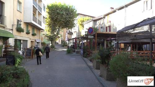 Vinon-sur-Verdon Apartamento | ALPES DE HAUTE PROVENCE , VINON SUR VERDON , UN DES PLUS BEAUX VILLAGE PROVENÇAL DE FRANCE POUR 4 a 5 PERS , TRES GRAND APPT 2 PCES , Tout Confort entièrement équipé