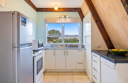Otaki Beach Casa | Alpha - Otaki Beach Holiday Home