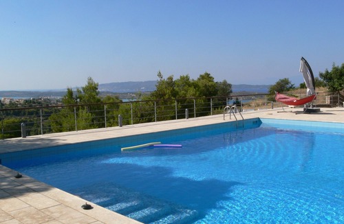 Kilada Apartamento | Alphavilla – Relájese en esta casa vacacional ubicada en un lugar tranquilo