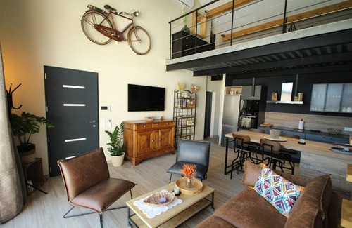 Saint-Etienne-du-Gres Casa | ALPILLES. MAGNIFICENT PROVENCAL LOFT. Furnished Tourism 4 stars