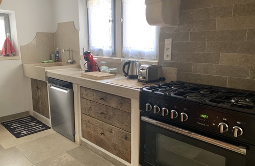 Aureille Casa | Alpilles, light-filled village house with air-con, courtyard, for 2 or 4