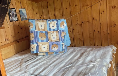 Saint-Jean-dʼAulps Chalet De Esquí | Alpine chalet facing Mont Blanc, accessible only on foot.